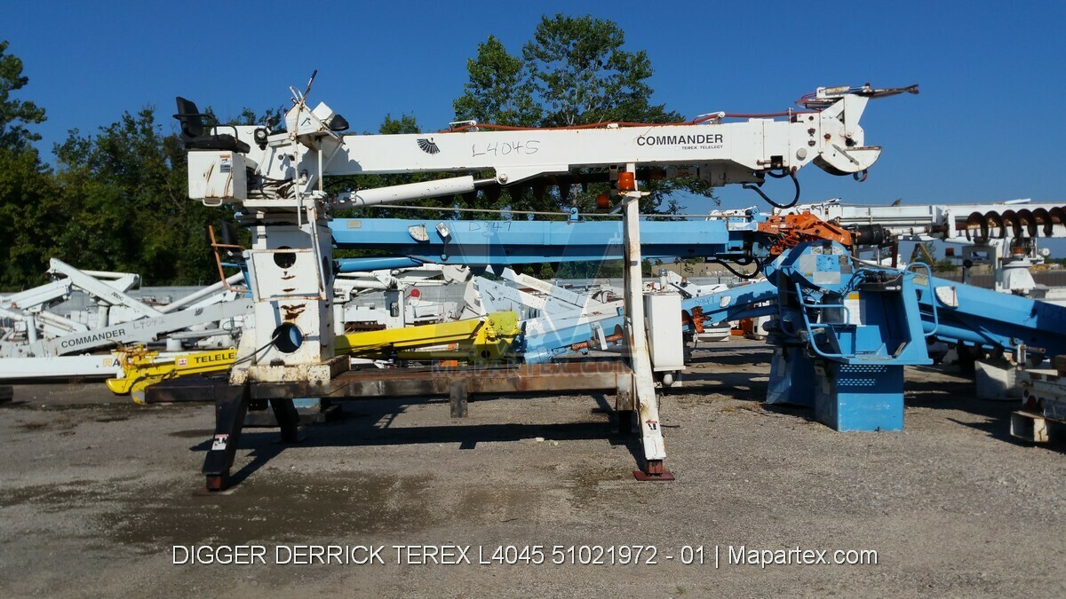 DIGGER DERRICK TEREX L4045