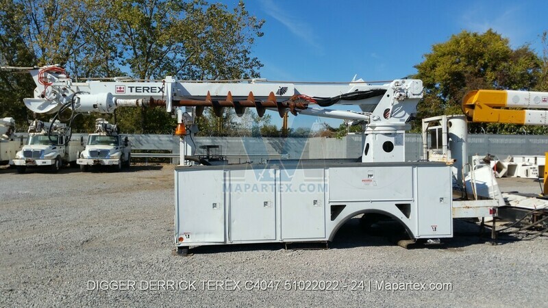 DIGGER DERRICK TEREX C4047