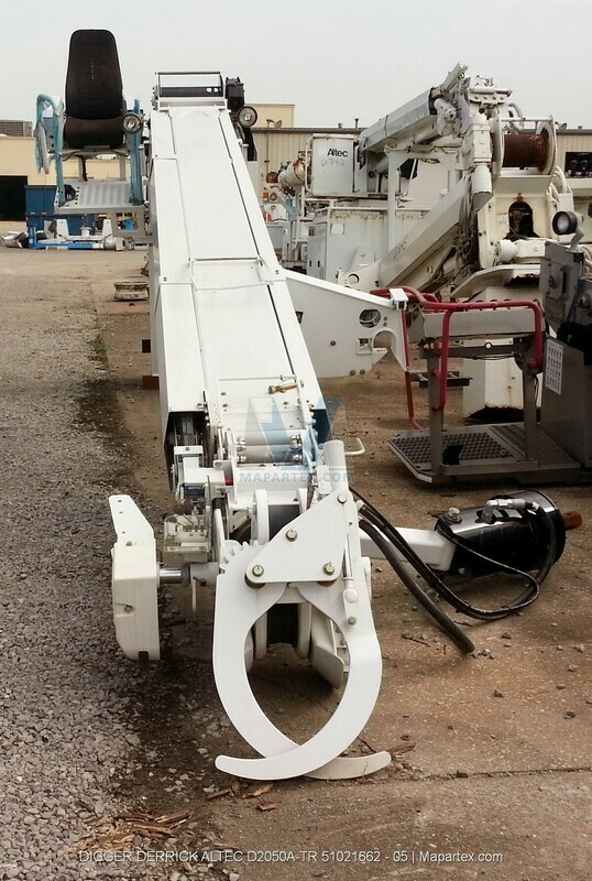 DIGGER DERRICK ALTEC D2050A-TR