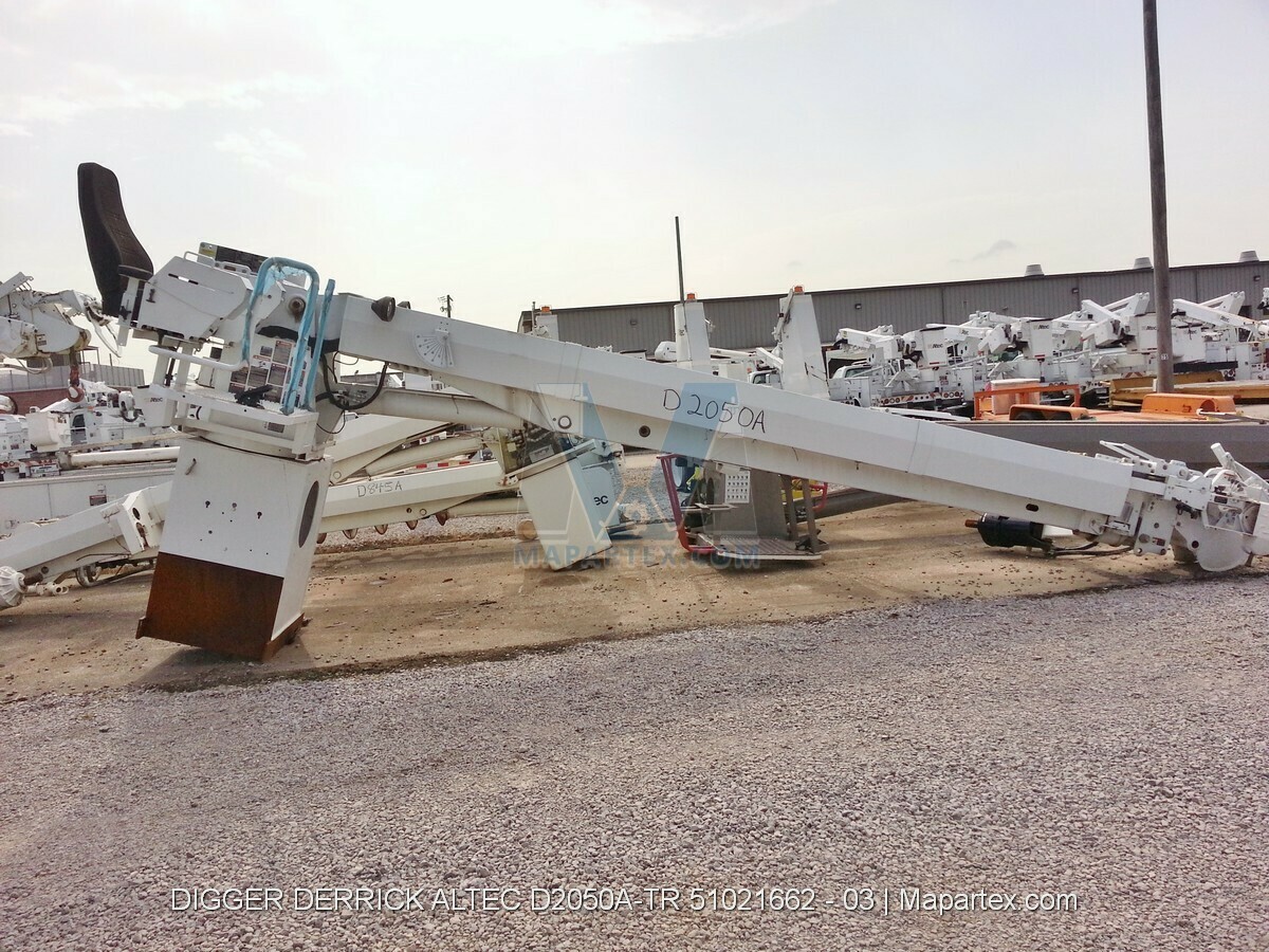 DIGGER DERRICK ALTEC D2050A-TR