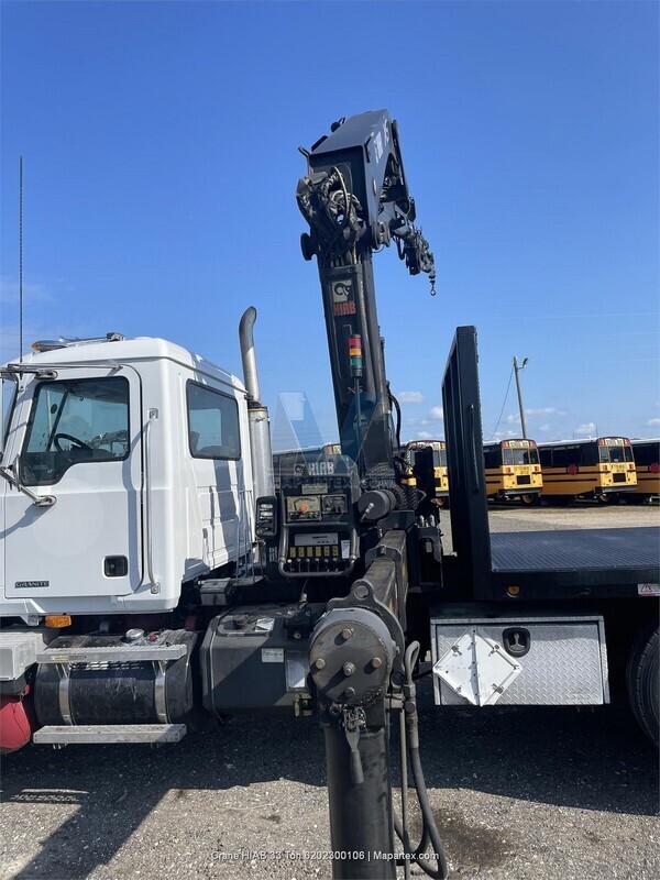 CRANE KNUCKLE BOOM HIAB 33 TON