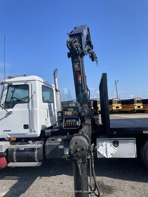 CRANE KNUCKLE BOOM HIAB 33 TON
