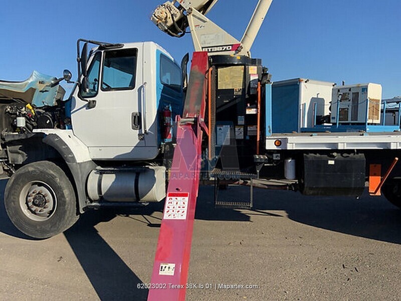 CRANE BOOM TRUCK INTERNATIONAL TEREX 38000 LB