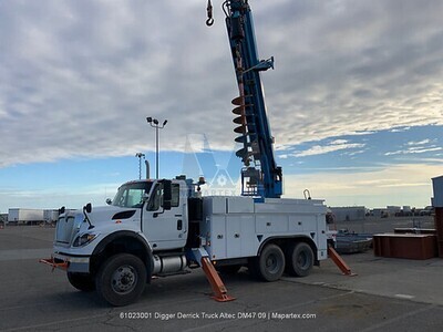 DIGGER DERRICK TRUCK ALTEC DM47
