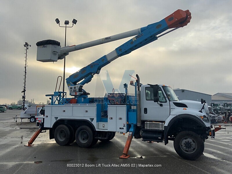 BOOM LIFT TRUCK INTERNATIONAL ALTEC AM55