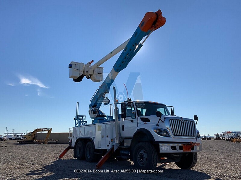 BOOM LIFT TRUCK INTERNATIONAL ALTEC 60 FT