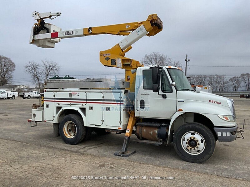 BOOM LIFT TRUCK INTERNATIONAL VERSALIFT 45FT