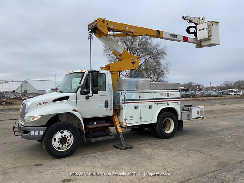 BOOM LIFT TRUCK INTERNATIONAL VERSALIFT 45FT