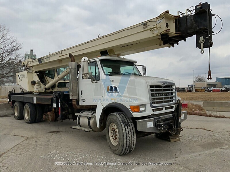 CRANE BOOM TRUCK NATIONAL CRANE 40 TON