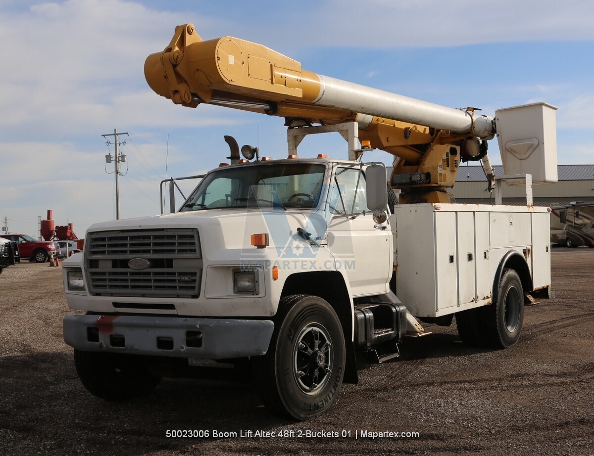 BOOM LIFT ALTEC 2-BUCKETS 50 FT