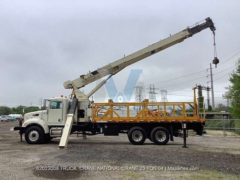 CRANE BOOM TRUCK NATIONAL CRANE 23 TON