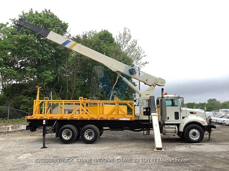 CRANE BOOM TRUCK NATIONAL CRANE 23 TON
