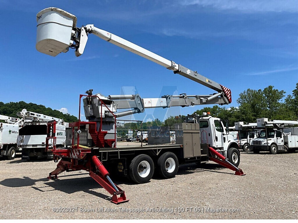 BOOM LIFT TRUCK FREIGHTLINER ALTEC 100FT