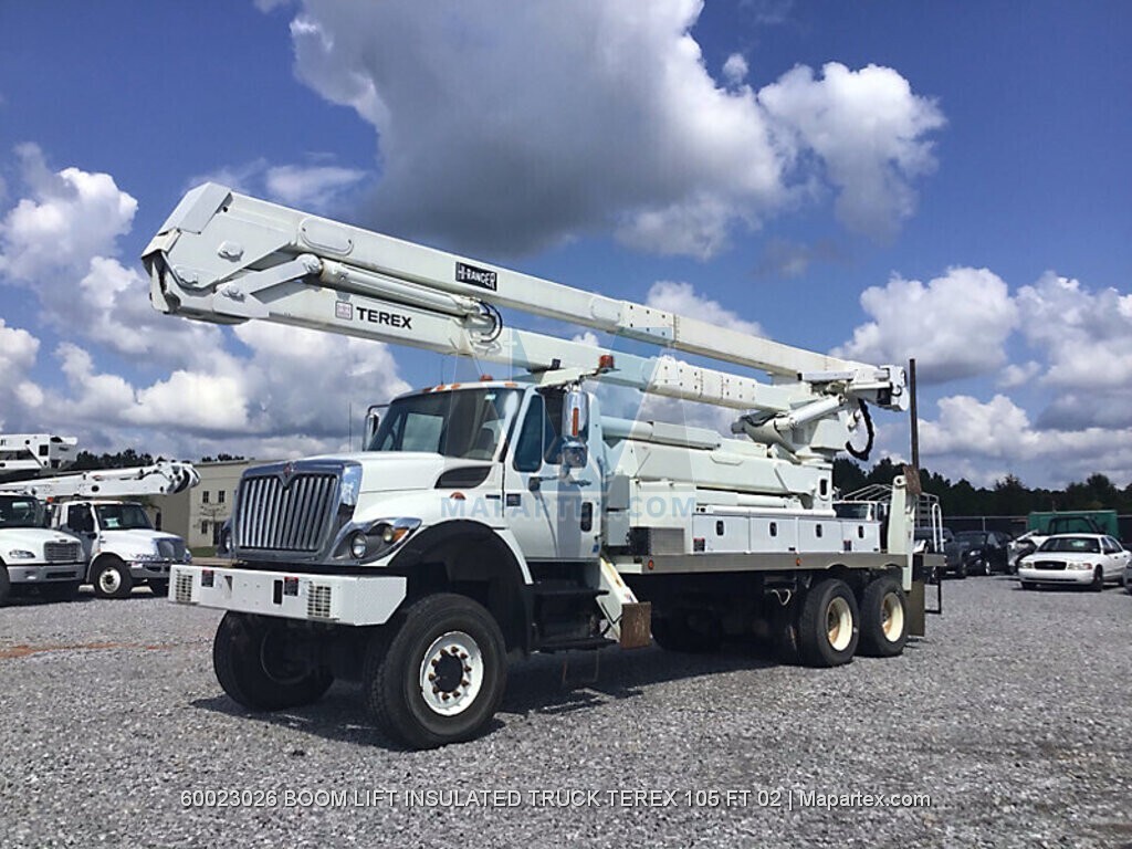 BUCKET TRUCK INTERNATIONAL TEREX 105 FT