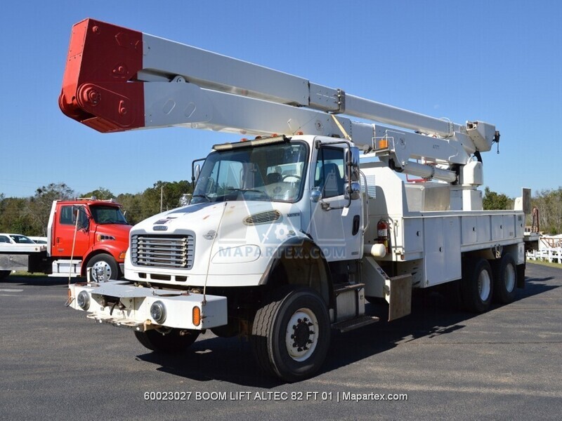 BUCKET TRUCK FREIGHTLINER ALTEC 82 FT