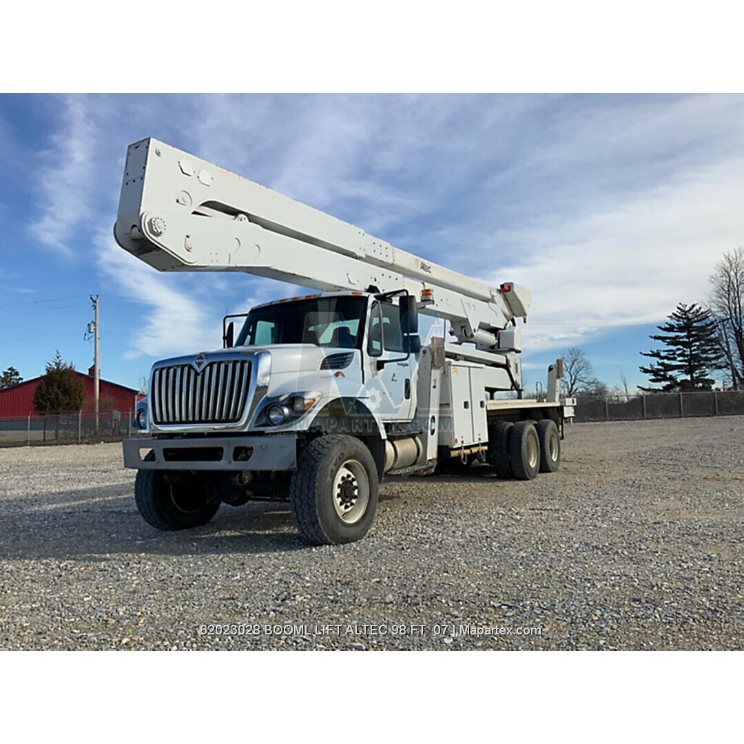 BUCKET TRUCK INTERNATIONAL ALTEC 98 FT