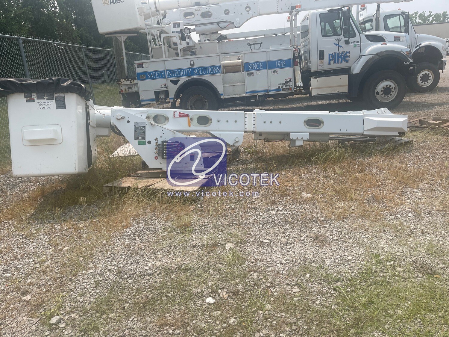 BOOM LIFT BUCKET ALTEC L37M