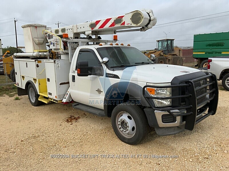 BUCKET TRUCK FORD ALTEC 41 FT