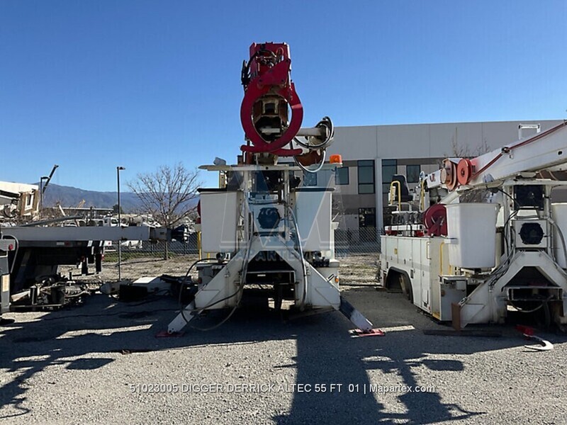 DIGGER DERRICK ALTEC 55 FT
