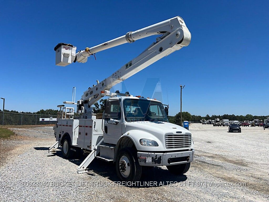 BUCKET TRUCK FREIGHTLINER ALTEC 61 FT