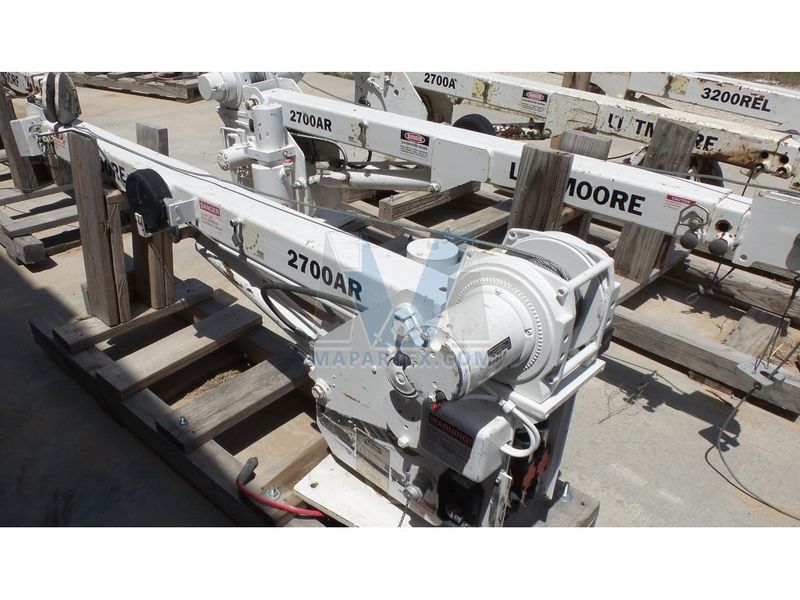 CRANE FOR SERVICE TRUCK