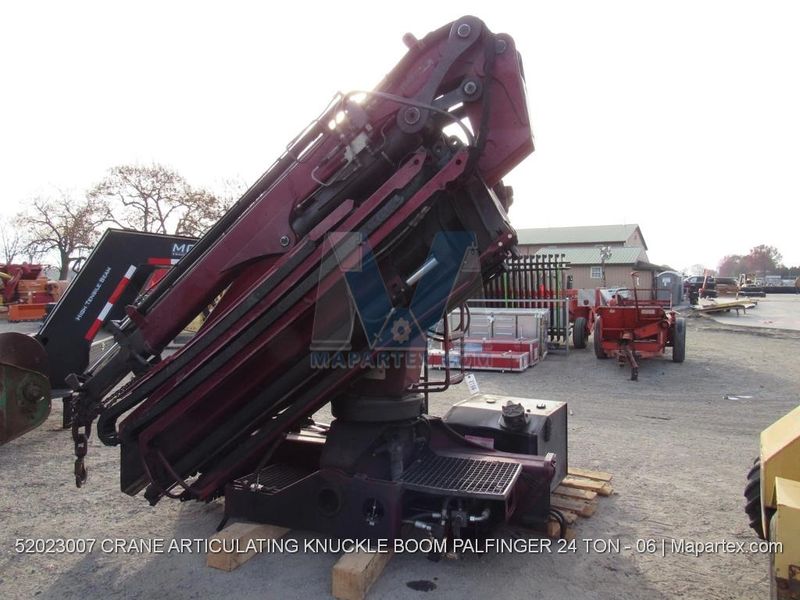 CRANE ARTICULATING KNUCKLE BOOM PALFINGER 24 TON