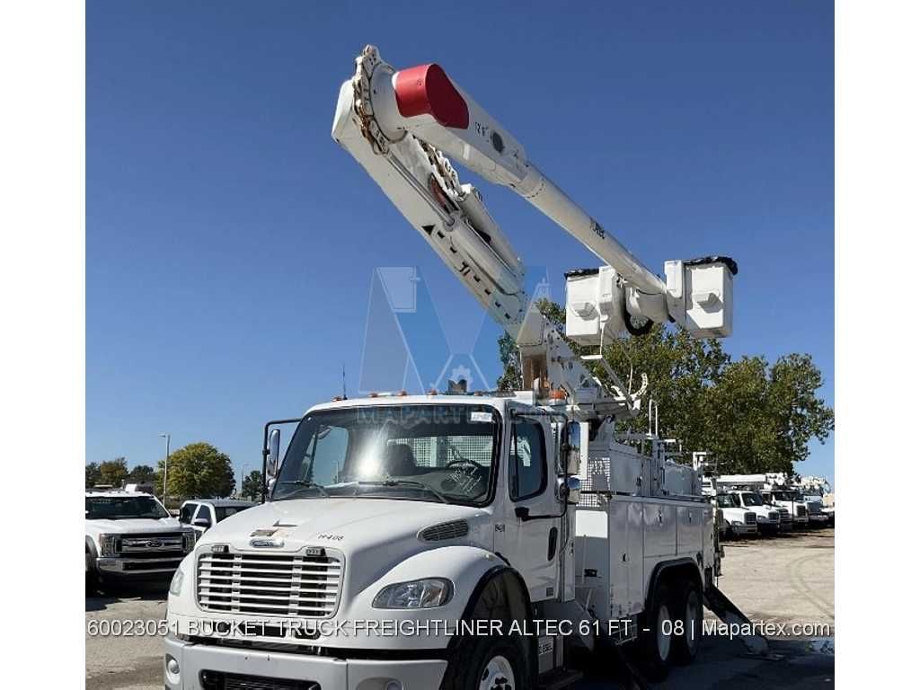BUCKET TRUCK FREIGHTLINER ALTEC 61 FT