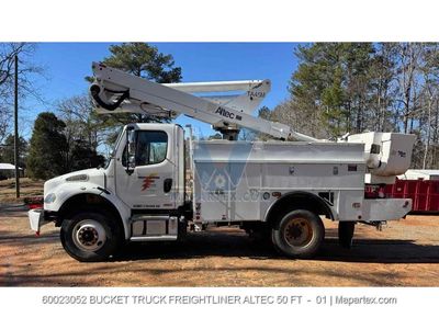 BOOM LIFT TRUCK FREIGHTLINER ALTEC 50 FT