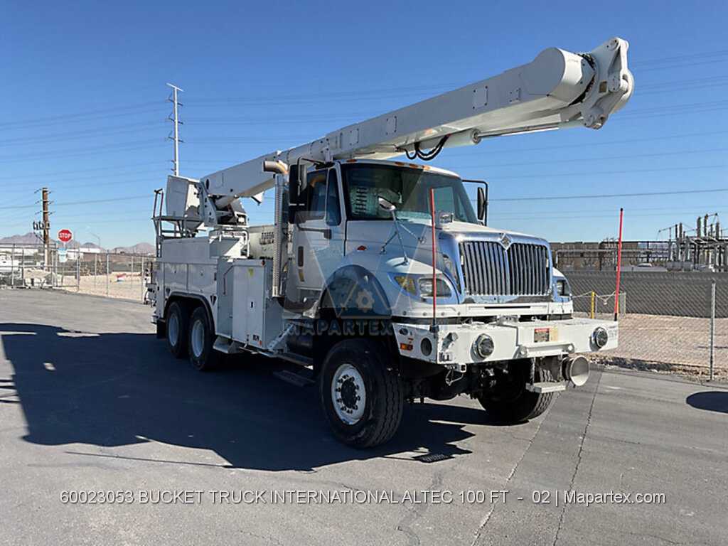 BOOM LIFT TRUCK HIGH REACH ALTEC 100 FT
