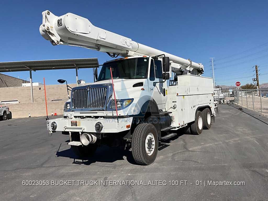 BOOM LIFT TRUCK HIGH REACH ALTEC 100 FT