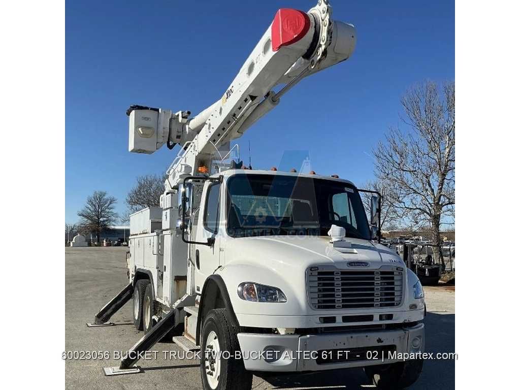 BUCKET TRUCK TWO-BUCKET ALTEC 61 FT BUCKET TRUCK TWO-BUCKET ALTEC 61 FT