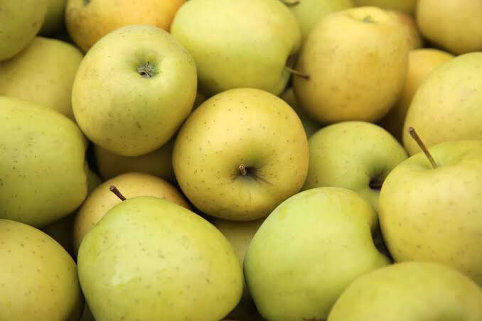 Apples Golden Delicious 