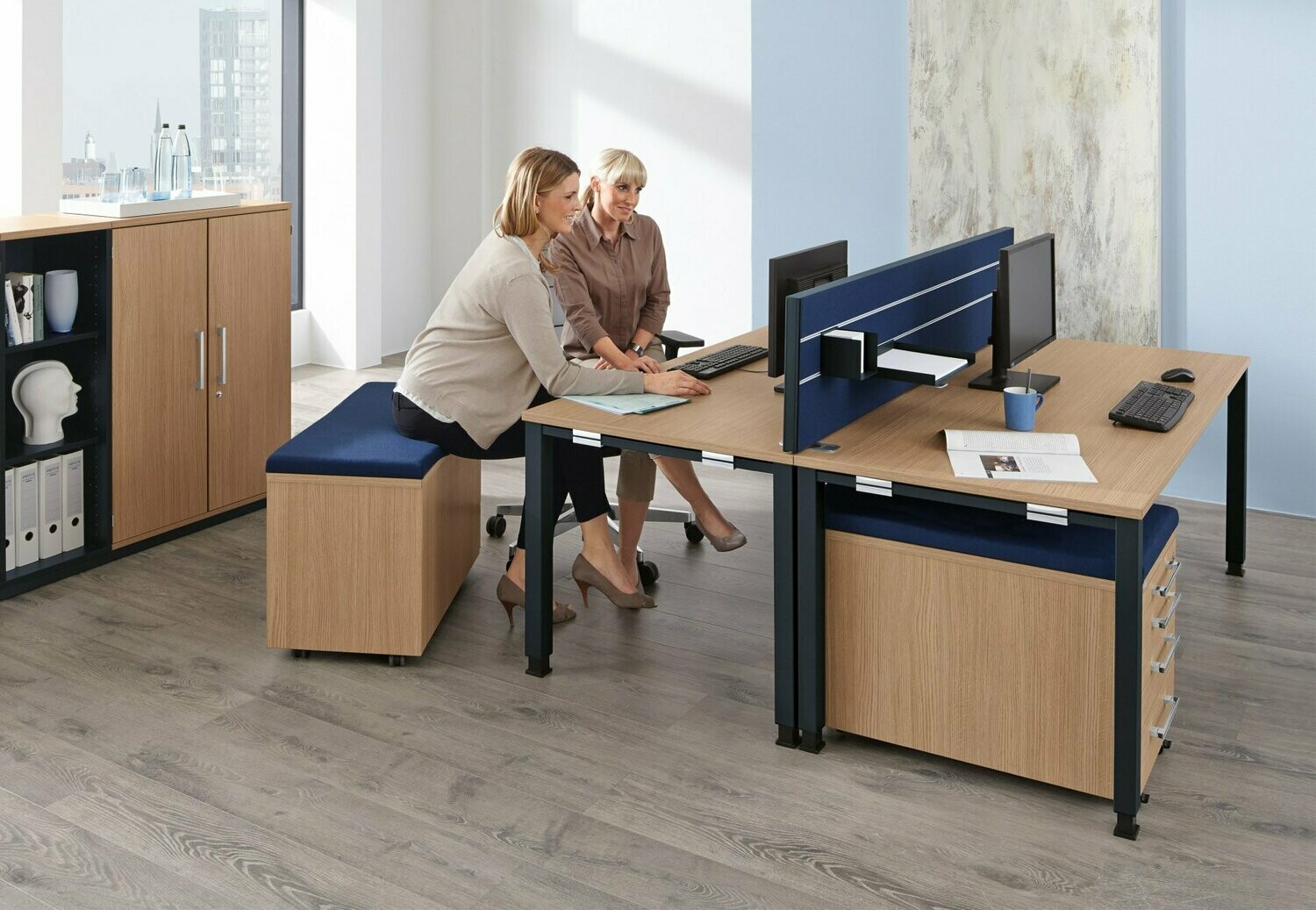 Freiform-Schreibtisch Palmberg Systo-Tec Quadratrohr