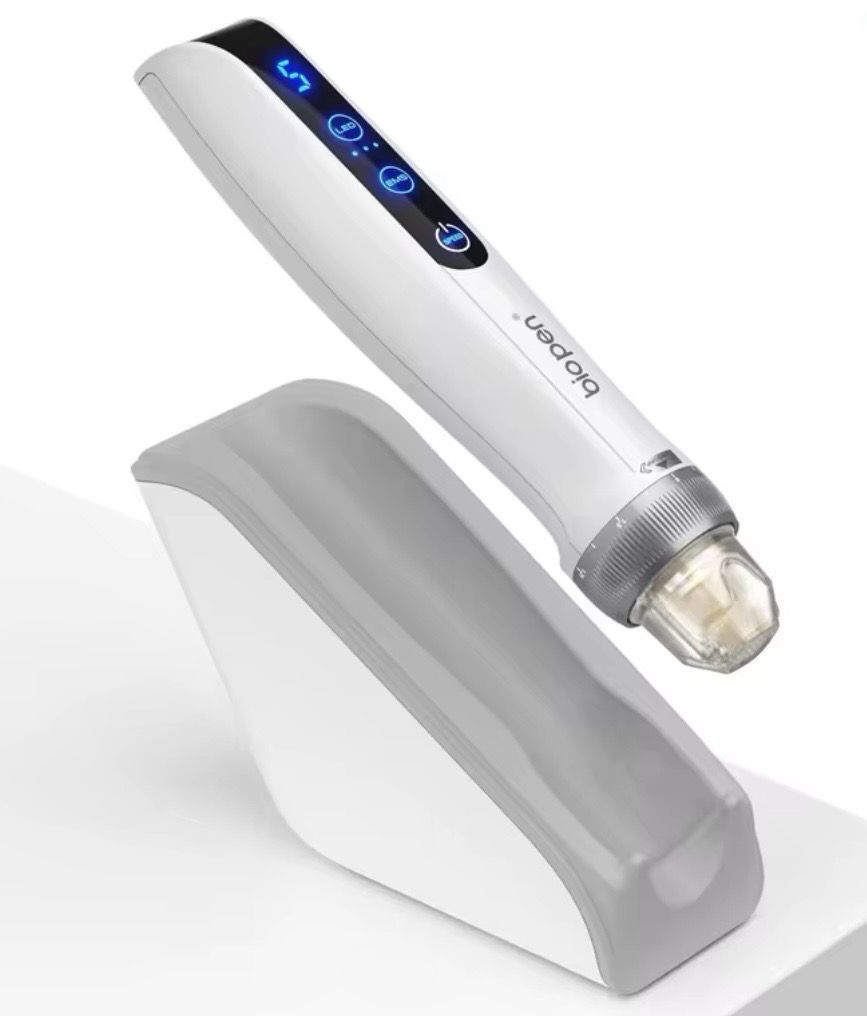 Bio Pen Q2 By Dr. Pen 3-in-1 Microneedling Pen With LED Light Therapy and Microcurrent