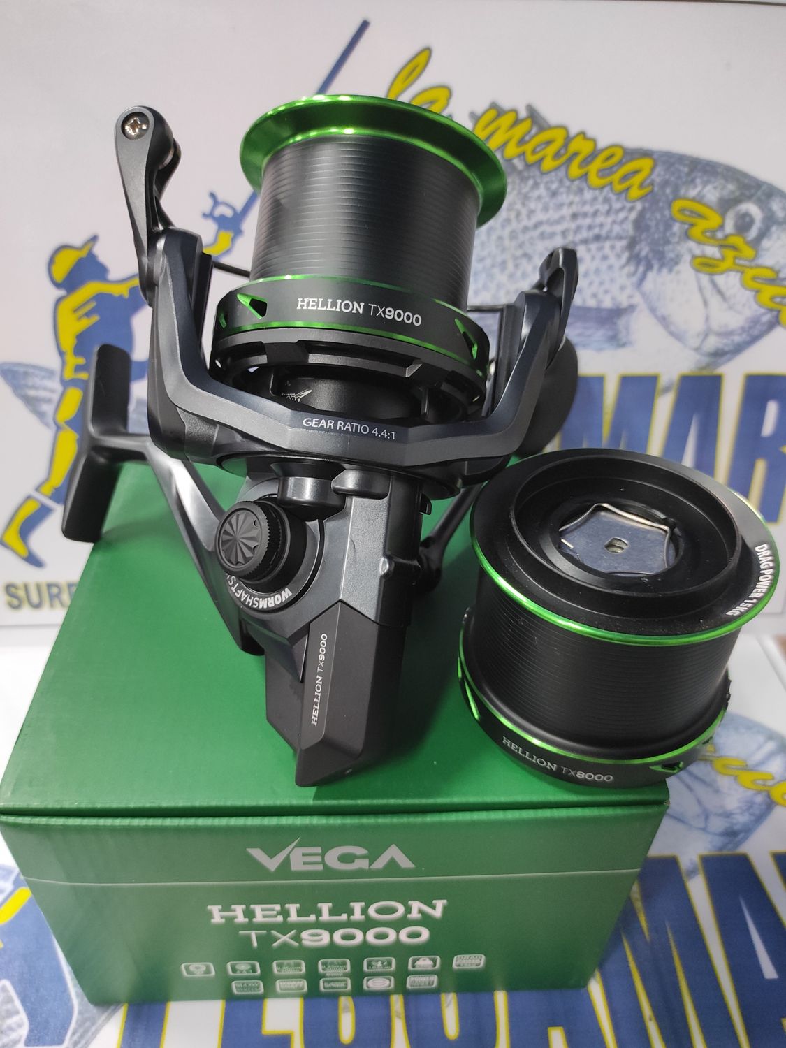Carrete Vega Hellion TX 9000 - 7 Rod / 4:4:1 / 104cm / 2 Bobinas / 620Gr / Freno 15Kg