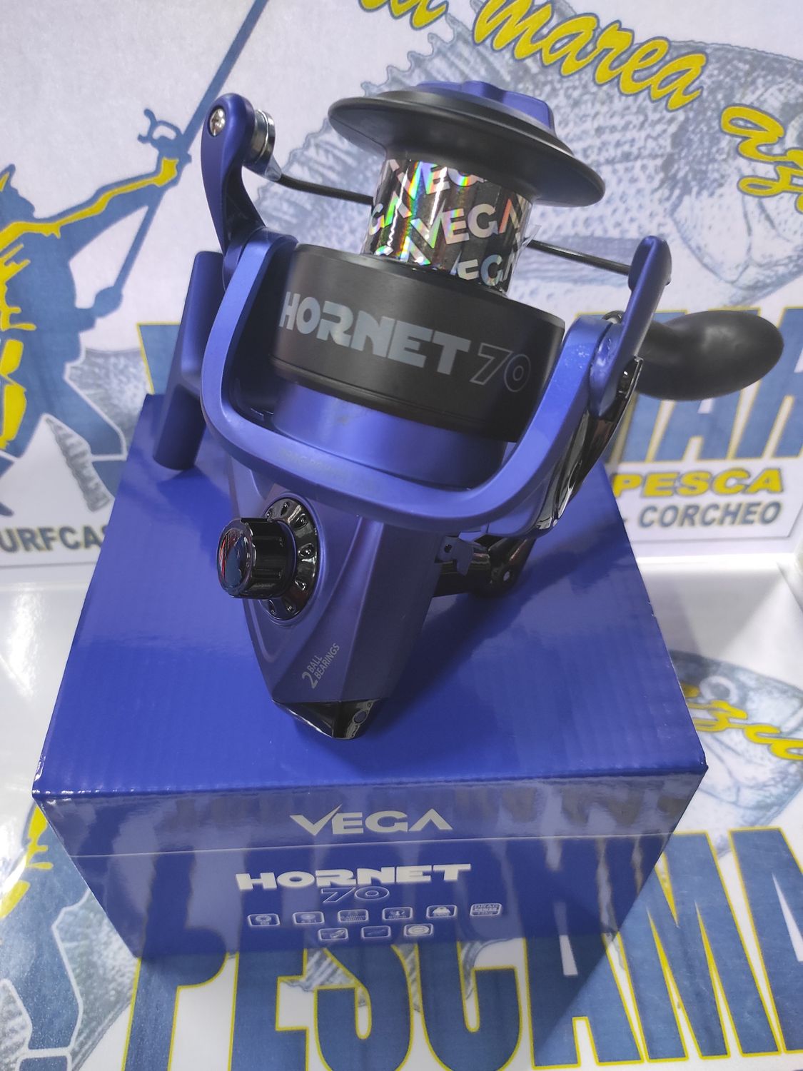 Carrete Vega HORNET 70 - 2 Ball - 4.3:1 - 85cmV - 490Gr - 12 Kg Freno