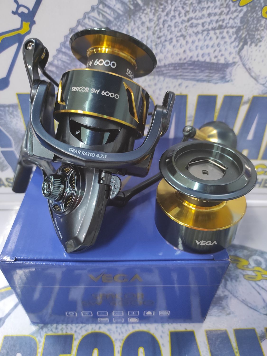 Carrete Vega SEACOR SW6000 / 2 Bobinas / Ro8 / Ra4.7:1 / Vu85Cm / Peso 411 Gr / Freno 12Kg / 147101