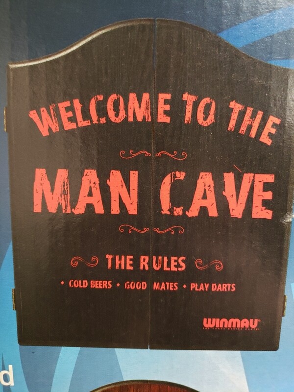 WINMAU MAN CAVE DART CABINET