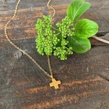 Cross Necklace Square