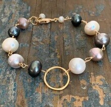 Pearl Bracelet / Multi