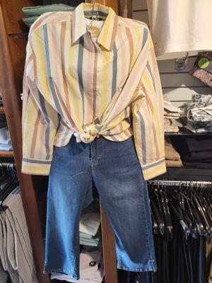 Chemise et jeans 3/4