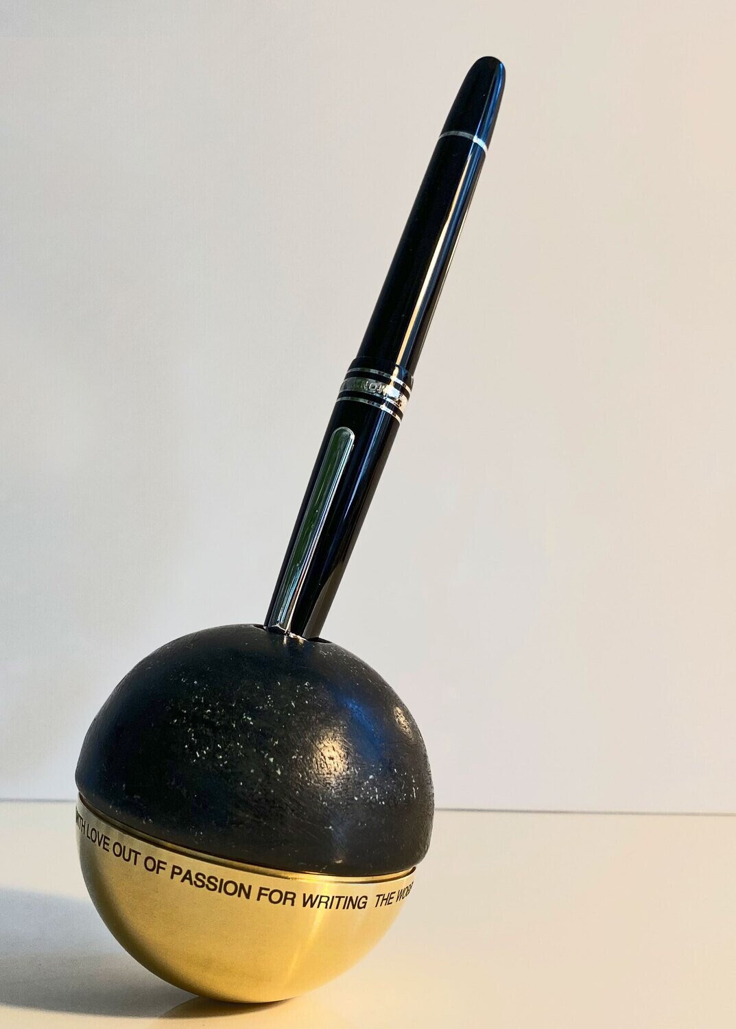 EKLIPS   THE WOBBLY WORLD®  Peace Writer limited stone edition