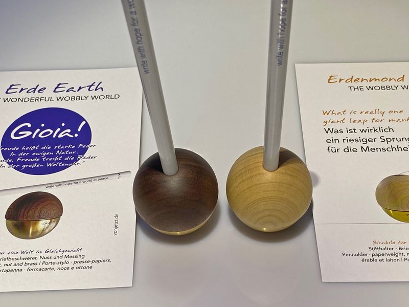 Erde &amp; Mond im Set THE WOBBLY WORLD®