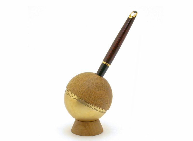 THE WOBBLY WORLD®  Peace Writer edition