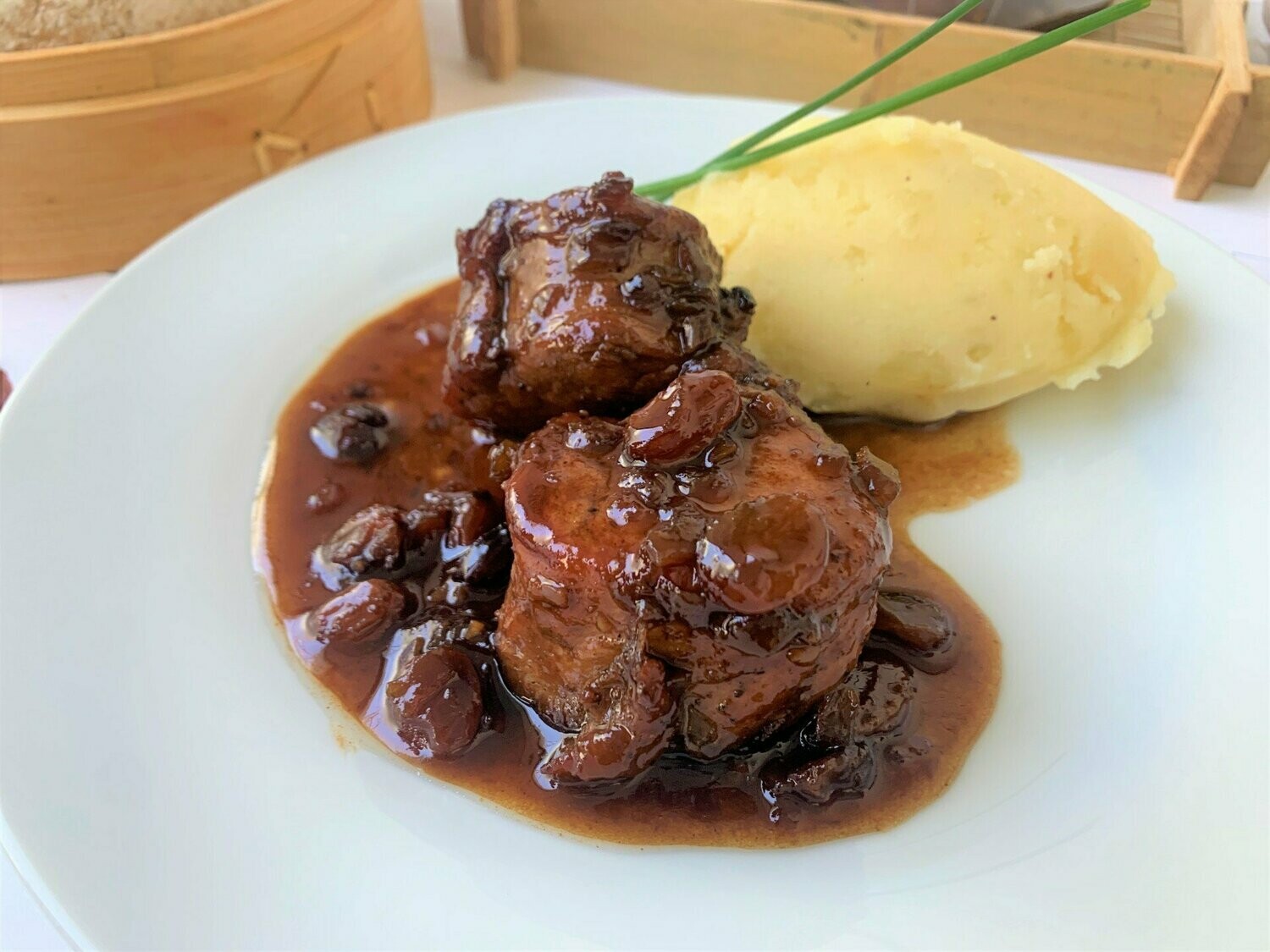 Solomillo De Cerdo Con Salsa Pedro Ximenez Youtube Solomillo De Cerdo Con Salsa Pedro Ximenez Youtube