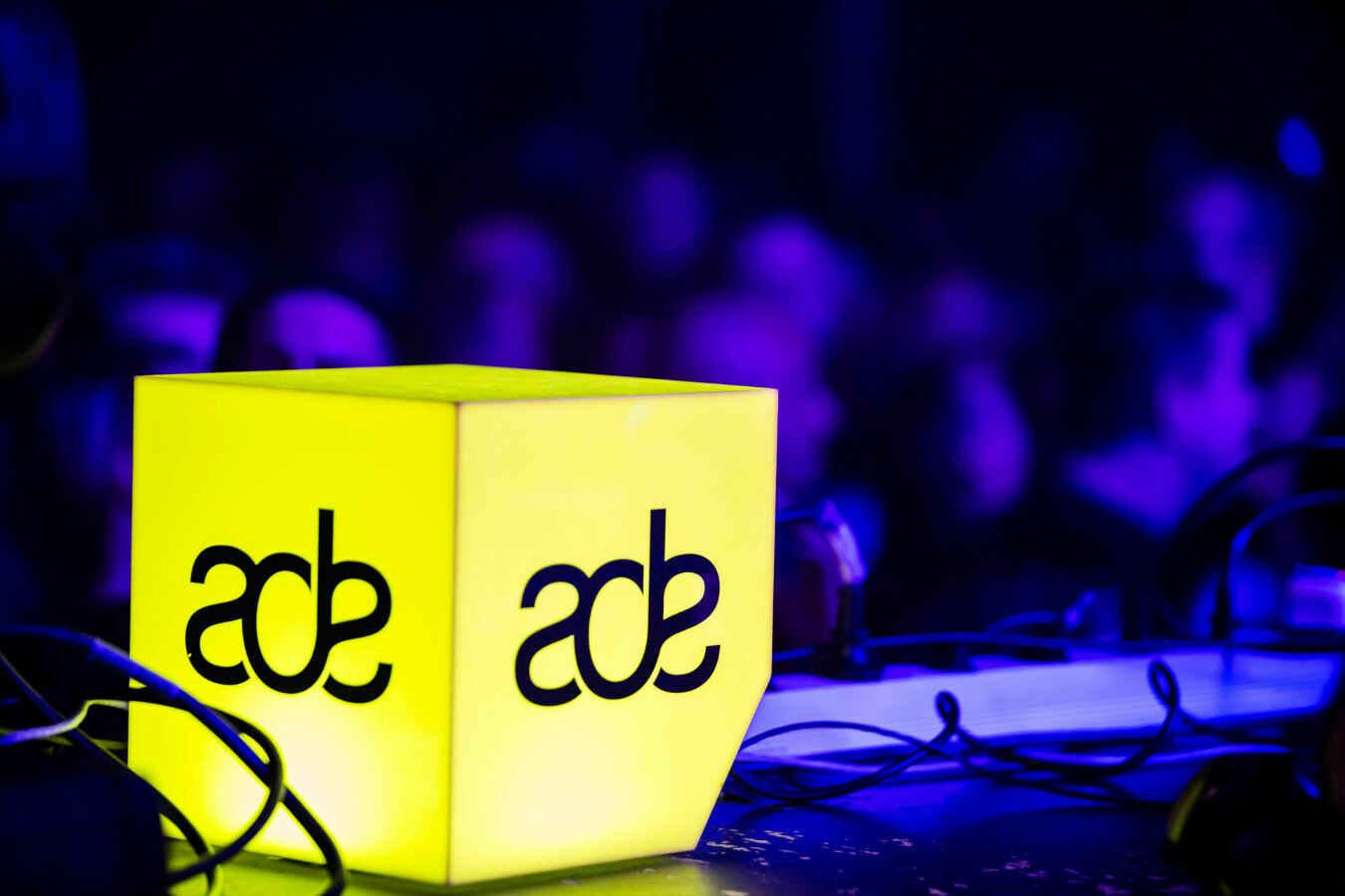 Acrylic Plexiglas Cube