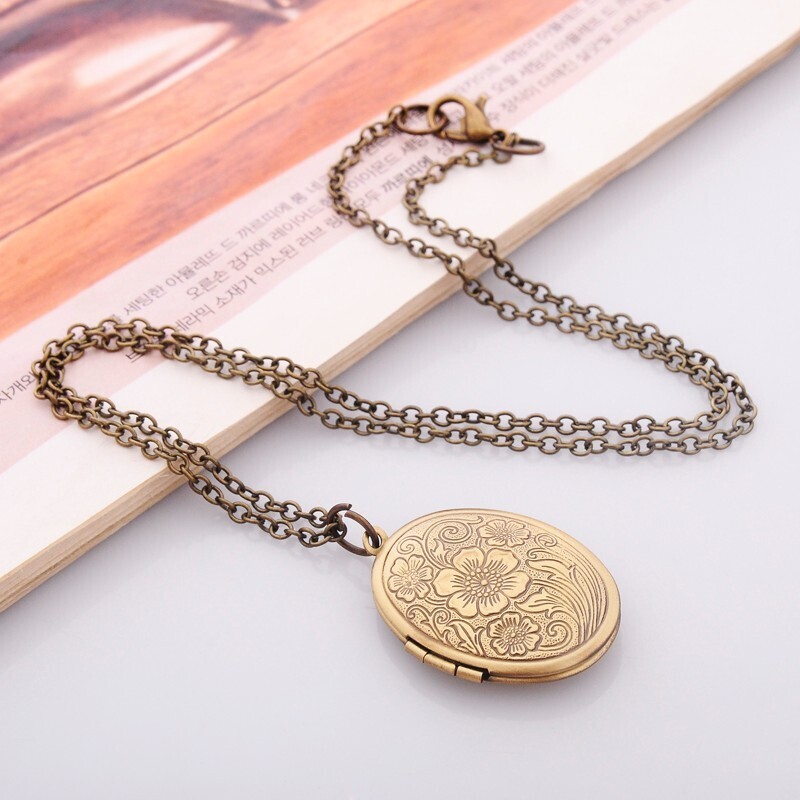 Pendentif ovale en laiton  sculpté, fleur à rayures, médaillon, Vintage, avec votre  photo comprise.