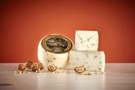 Sicilian Pecorino with walnuts 100g Sicilian Pecorino with walnuts 100g