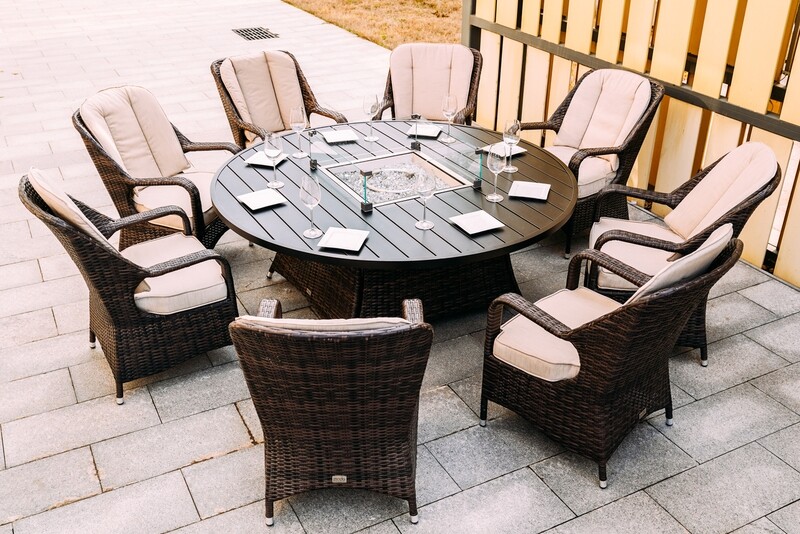 8 Seat Round Fire Pit Dining Table With Eton Chair