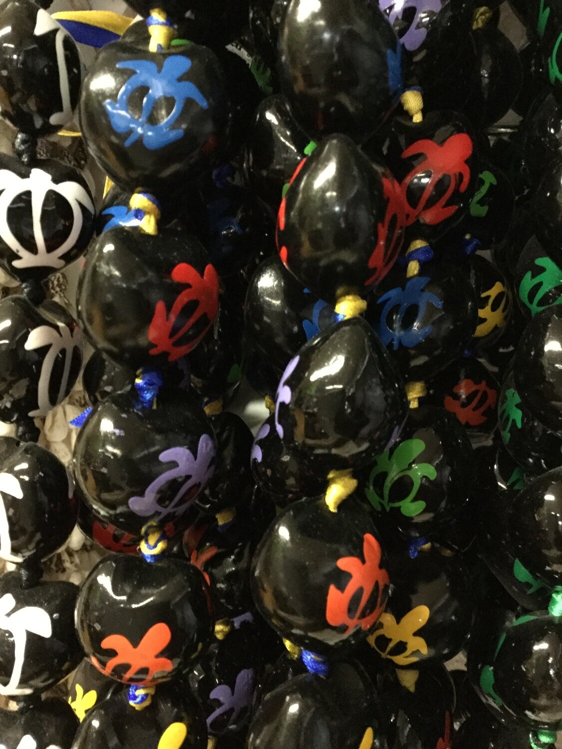 Kukui Rainbow Honu Lei